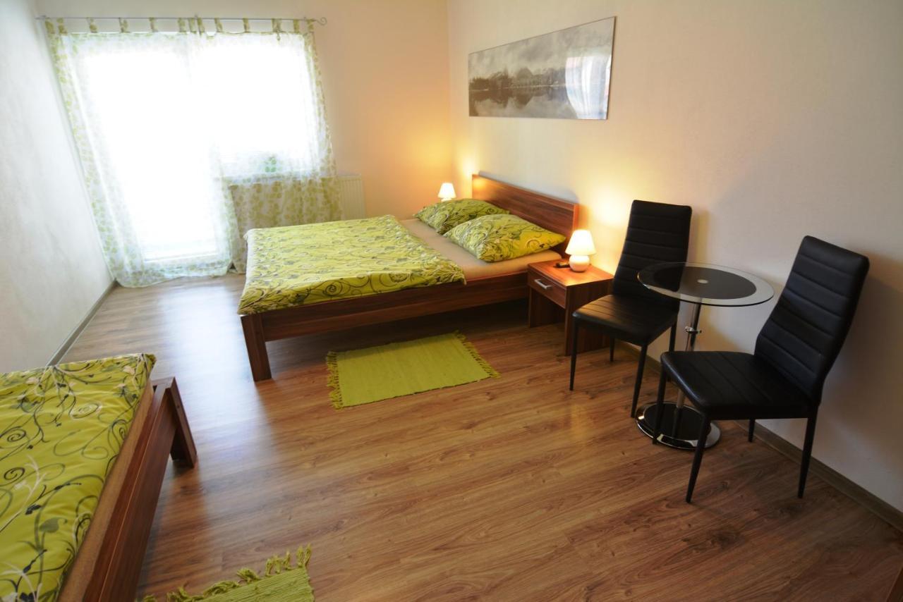 Villa Gold โนวาเลสนา ห้อง รูปภาพ